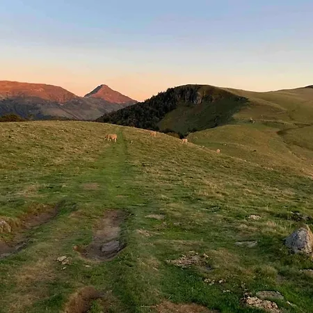 Belle Maison Au Pied Du Puy Mary Дом отдыха *